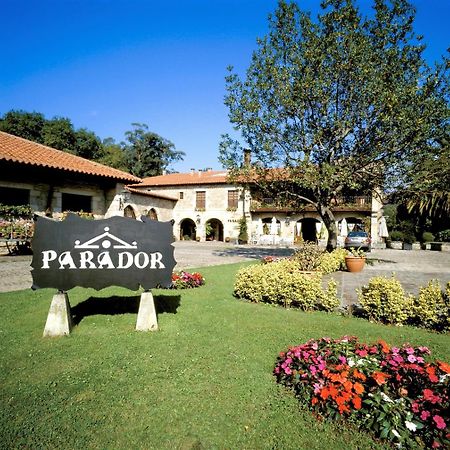 Parador De Santillana Del Mar Exterior foto