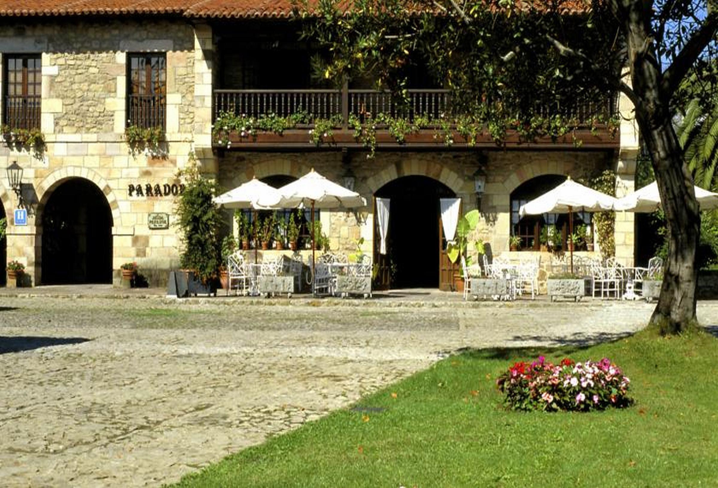 Parador De Santillana Del Mar Exterior foto